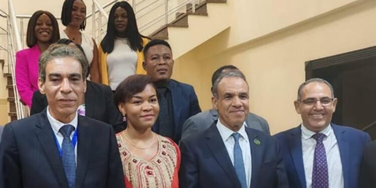 وزير الخارجية يلتقى ممثلي كبرى الشركات الخاصة وأعضاء الغرفة التجارية بمالابو