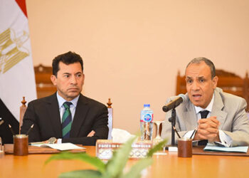 وزير الخارجية يستقبل وزير الرياضة ويلتقى مع مجموعة من الشباب المشاركين فى نموذج محاكاة مجلس الشيوخ