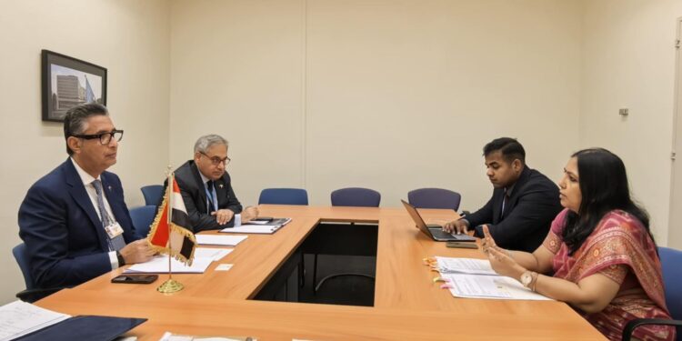 وزير التموين يلتقى بالسيدة نيذي خاري السكرتير العام لوزارة شؤون المستهلك وتوزيع الأغذية بجمهورية الهند