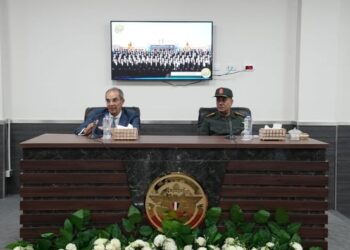 وزير الاتصالات يلتقى بالمتقدمين للإلتحاق بمبادرة ” الرواد الرقميون” فى بداية إختبارات القبول بمقر الأكاديمية العسكرية المصرية بالعاصمة الإدارية