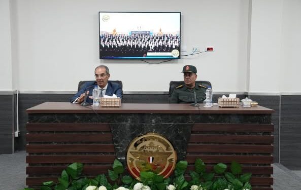 وزير الاتصالات يلتقى بالمتقدمين للإلتحاق بمبادرة ” الرواد الرقميون” فى بداية إختبارات القبول بمقر الأكاديمية العسكرية المصرية بالعاصمة الإدارية