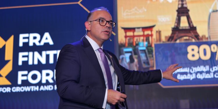 رئيس الهيئة العامة للرقابة يستعرض جهود رقمنة الخدمات المالية غير المصرفية خلال ملتقى FRA Fintech Forum 2025