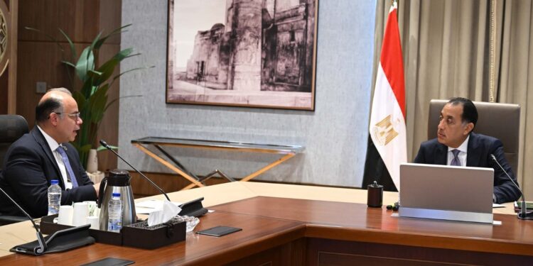 رئيس الوزراء يلتقي رئيس الرقابة المالية لاستعراض عدد من ملفات عمل الهيئة