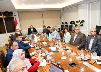 وزير الإسكان يعقد اجتماعاً لمتابعة الموقف التنفيذي لمشروع حدائق تلال الفسطاط