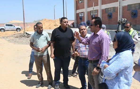 وزير الإسكان يتابع تطوير منظومة الصرف الصناعي ورفع كفاءة المناطق الصناعية بالعاشر من رمضان