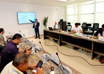 وزير الإسكان ومحافظ الدقهلية يتابعان سير العمل بمنظومتي مياه الشرب والصرف الصحي