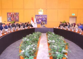 وزيرة التضامن طط تترأس اجتماع اللجنة العليا للأسر البديلة الكافلة.. وتكرم أعضاءها تقديرا لمجهوداتهم