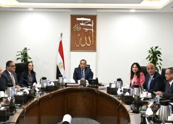 رئيس الوزراء يستعرض الاستراتيجية الوطنية للحرف اليدوية (2025 – 2030)