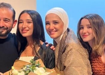 الموزع أحمد عادل يحتفل بتخرج ابنته كنزى من الجامعة في إسبانيا