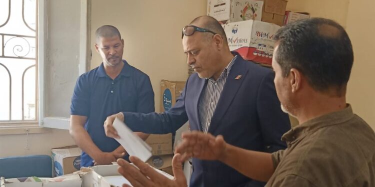 وزير العمل يقوم بزيارة مفاجئة إلى مكتبي عمل الضبعة والعلمين