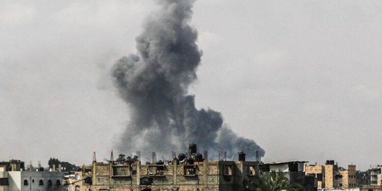 إعلام إسرائيلي: العملية العسكرية بدير البلح محدودة وستقتصر على أطراف المدينة