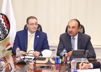 وزير قطاع الأعمال العام يستقبل رئيس الجهاز المركزي للتنظيم والإدارة لبحث تعزيز التعاون المشترك