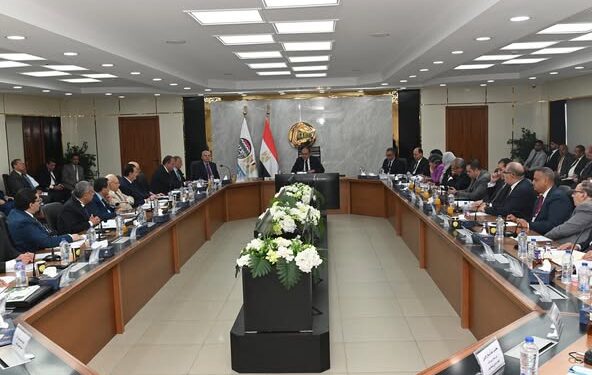 وزير قطاع الأعمال العام يترأس الجمعية العامة ل”القابضة الكيماوية” لاعتماد الموازنة التخطيطية للعام المالي 2025/2026