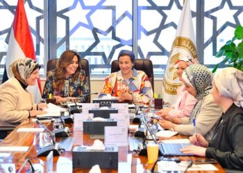 منال عوض وياسمين فؤاد تباشران إجراءات تسليم وتسلم ملفات وزارة البيئة
