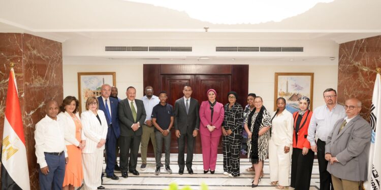 في إطار الحرص على تعزيز التعاون النقابي والمصرفي.. بنك قناة السويس يستقبل وفد اتحاد نقابات جنوب إفريقيا “ساسبو”