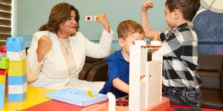 بنك قناة السويس يُنظم زيارة لمستشفى “الناس” لمشاركة 22 حالة فرحة شفاءهم وتوزيع هدايا على المرضى والأطفال