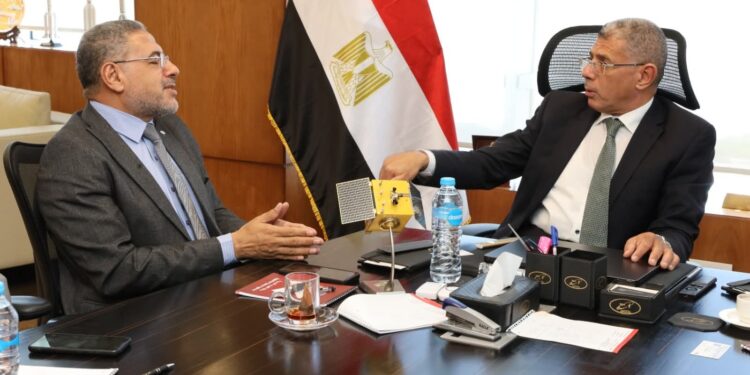 رئيس وكالة الفضاء يستقبل رئيس المركز القومي لبحوث المياه لبحث سبل التعاون المشترك