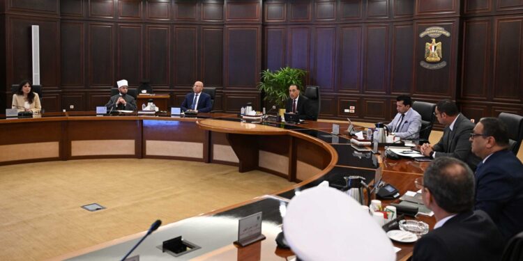 رئيس الوزراء يتابع الإجراءات المُتخذة لمجابهة حوادث الطريق الدائري الإقليمي