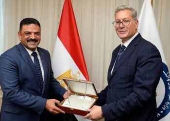 وزير البترول يعقد اجتماعًا مع رئيس هيئة الثروة المعدنية والصناعات التعدينية لمناقشة المتطلبات المستقبلية لتطوير قطاع التعدين