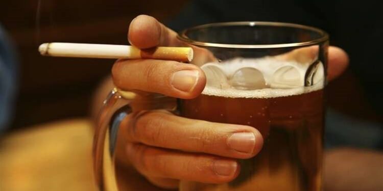 خطوة لإنقاذ 50 مليون حياة.. الصحة العالمية تدعو لرفع أسعار التبغ والكحول بنسبة 50%