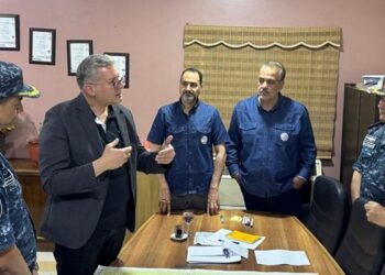 وزير البترول يجري زيارة إلى غرفة العمليات بشركة “أوسوكو” بجبل الزيت بخليج السويس