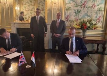 معهد الخدمات المالية يوقع مذكرة تفاهم مع كلية Bayes للأعمال بلندن