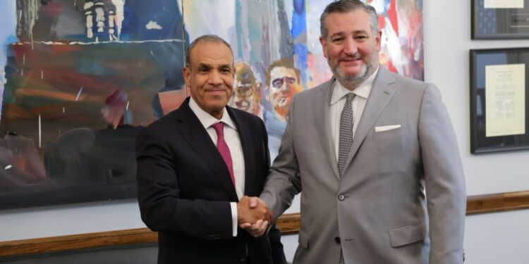 وزير الخارجية يلتقي السيناتور “تيد كروز” عضو لجنة العلاقات الخارجية بمجلس الشيوخ الأمريكي