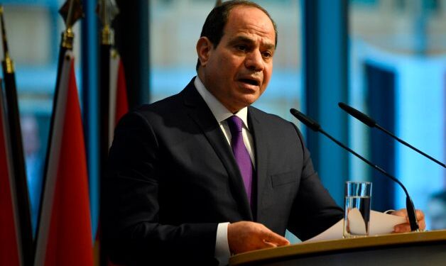 الرئيس السيسى يوجه “الداخلية” بسرعة اتخاذ الإجراءات القانونية ضد المخالفين على كافة الطرق