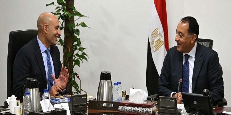 رئيس الوزراء يُتابع مع وزير التربية والتعليم عددًا من ملفات العمل