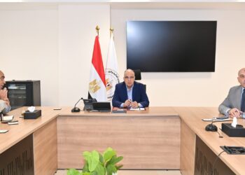 وزير الري يتابع الاستعدادات لعقد “أسبوع القاهرة الثامن للمياه”