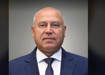 وزارة الصناعة تدعو كافة أصحاب المشروعات الصناعية للتسجيل بمنصة عروض وطلبات المنتجات الصناعية والتعدينية العربية apip.online