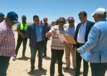 وزير الزراعة يتفقد أعمال حصر وتصنيف الأراضي الصحراوية بمنطقة “العميد” على محور وادي النطرون ـ العلمين