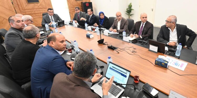 وزير الإسكان يعقد اجتماعا مع مسئولي شركة “سيتي إيدج” لاستعراض خططها التسويقية