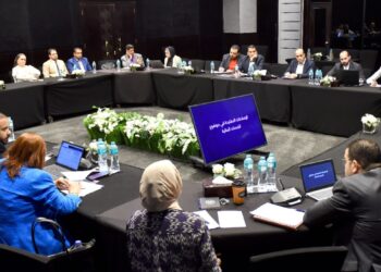 تعاون بين الحكومة والقطاع الخاص لصياغة رؤية إصلاحية تجمع بين المعايير الدولية والأولويات الوطنية