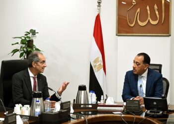 رئيس الوزراء يلتقى وزير الاتصالات وتكنولوجيا المعلومات لمتابعة عدد من ملفات عمل الوزارة