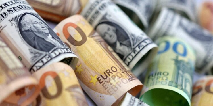 أسعار العملات في مصر اليوم الخميس