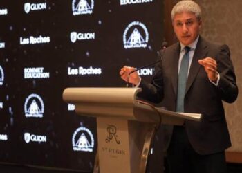 وزير السياحة يشهد الإعلان عن بروتوكولات تعاون استراتيجية بين غرفة المنشآت الفندقية وشركتين من الشركات الدولية