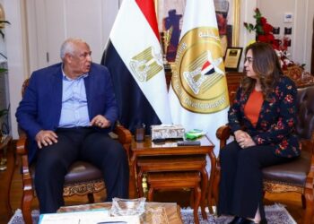 وزيرة التنمية المحلية تتابع مع محافظ الوادي الجديد آخر مستجدات الخطة التنفيذية لإنشاء مركز الحرير بمدينة الخارجة