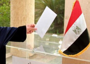 سفير مصر بالدنمارك: الناخبين يدلون بأصواتهم في أجواء إيجابية.. والمنظومة الإلكترونية سهلت الإجراءات