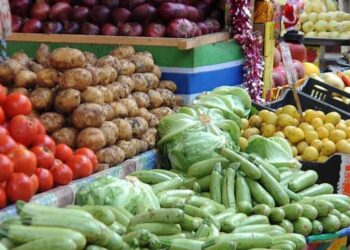أسعار الخضار والفاكهة اليوم السبت