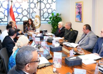 منال عوض  تترأس أول إجتماع لمجلس إدارة تنظيم إدارة المخلفات