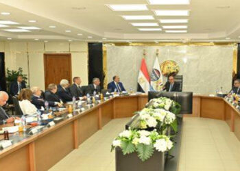 وزير قطاع الأعمال يترأس الجمعية العامة للقابضة للأدوية لاعتماد موازنة 2025-2026