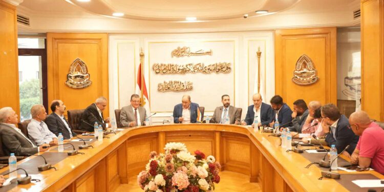 المستلزمات الطبية:  انفراجة فى أزمة الديون المتراكمة للشركات لدى هيئة الشراء الموحد