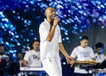 توافد الجمهور على حفل تامر عاشور في العلمين الجديدة