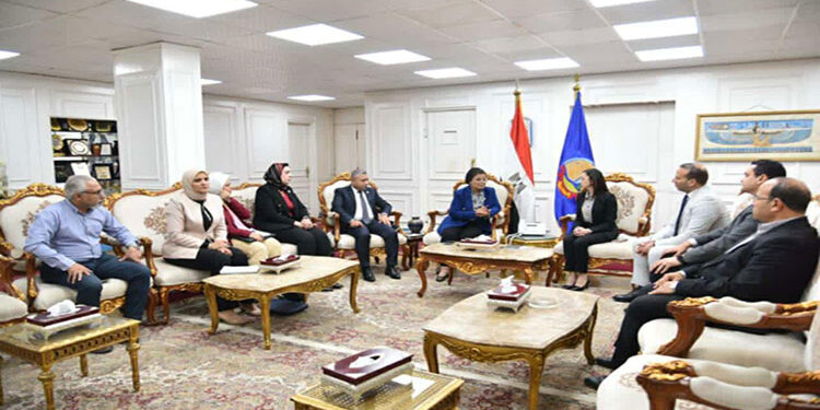 محافظ البحيرة تستقبل نائب وزير الصحة لبحث استراتيجيات خفض معدلات الولادات القيصرية