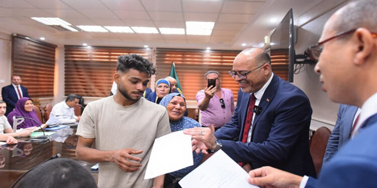 وزير العمل ومحافظ القليوبية يفتتحان مدرسة “نصار جروب” للتكنولوجيا التطبيقية ويتفقدان خطوط الإنتاج