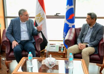 وزير البترول والثروة المعدنية يلتقي محافظ السويس في مستهل زيارته للمحافظة