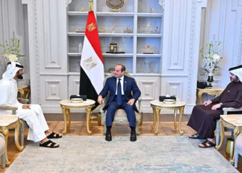 الرئيس السيسي يستقبل قائد الحرس الملكي بمملكة البحرين وقائد العمليات الخاصة بالمملكة