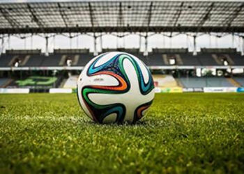 مواعيد مباريات اليوم الأحد والقنوات الناقلة 