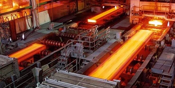 بين التصفية وإمكانية التحويل لمجمع نسيجي.. جدل حول مستقبل مصنع الحديد والصلب بحلوان